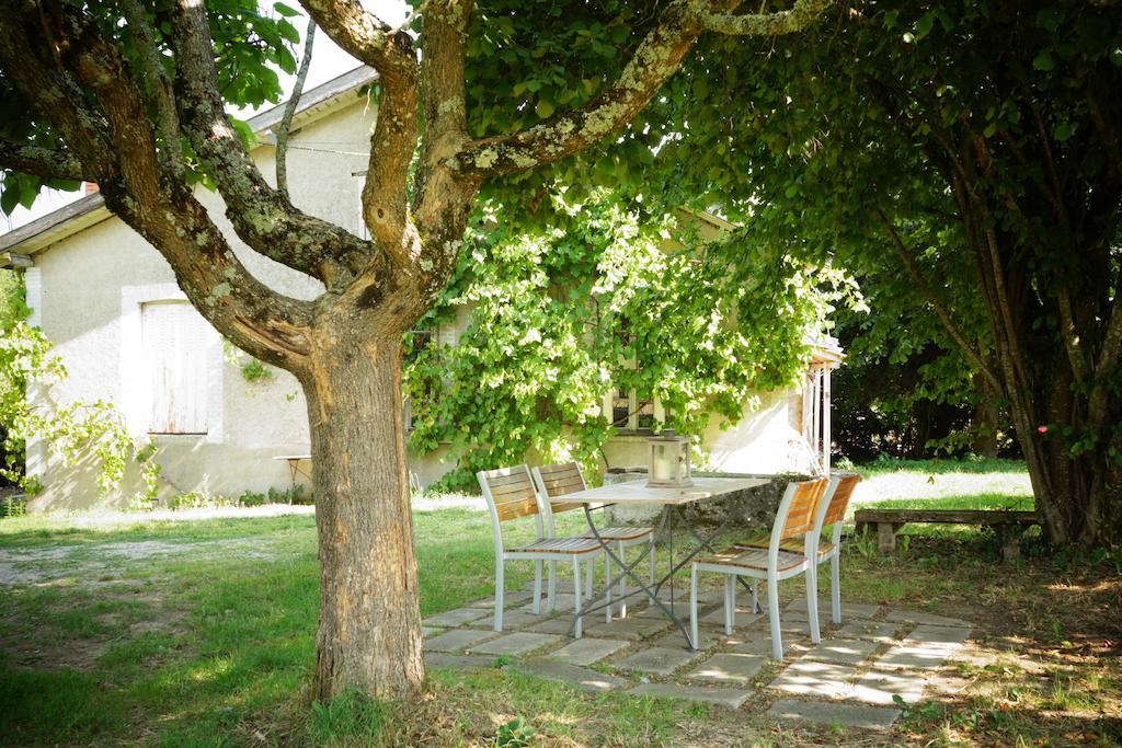 Domaine De Romefort Saint-Léonard-de-Noblat Habitación foto