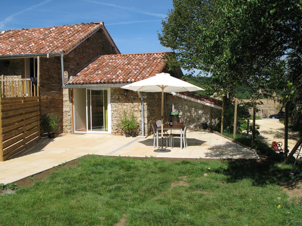 Domaine De Romefort Saint-Léonard-de-Noblat Habitación foto