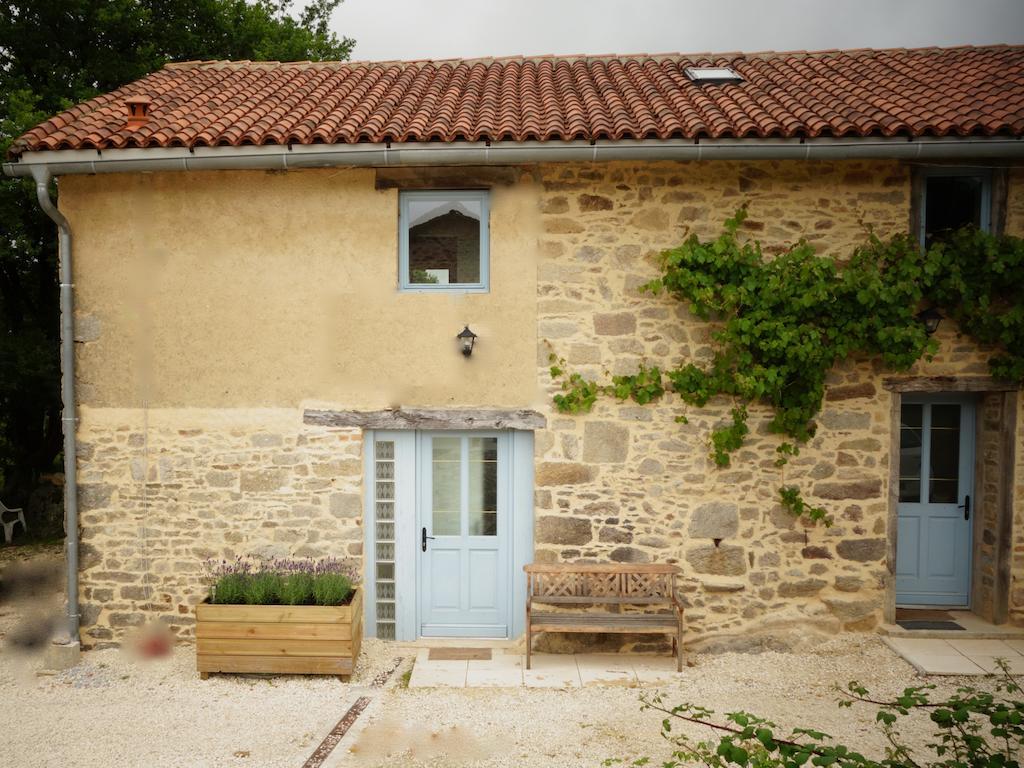 Domaine De Romefort Saint-Léonard-de-Noblat Habitación foto
