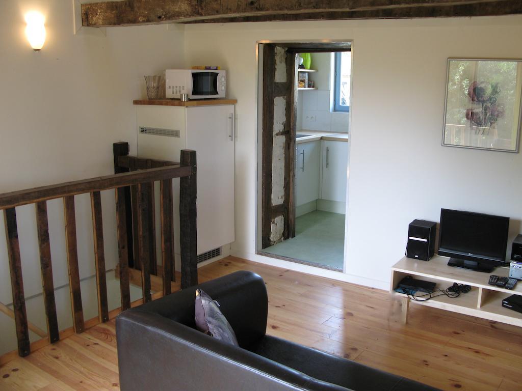 Domaine De Romefort Saint-Léonard-de-Noblat Habitación foto